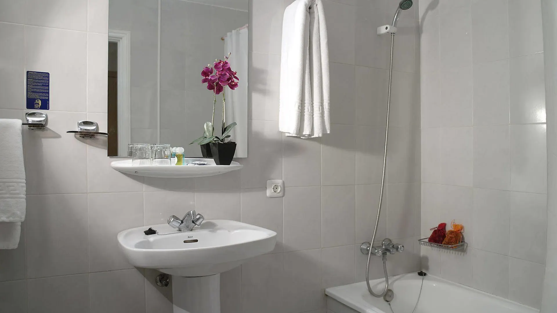**  Hotel Adonis Pelinor Santa Cruz de Tenerife Spain